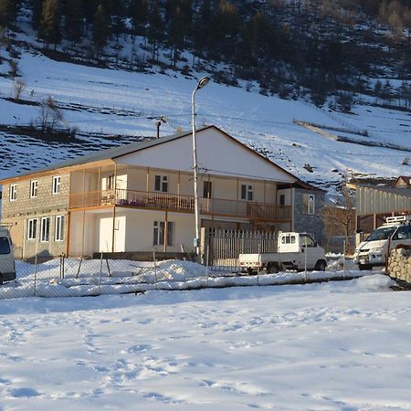 Guesthouse Qarim Местия Екстериор снимка
