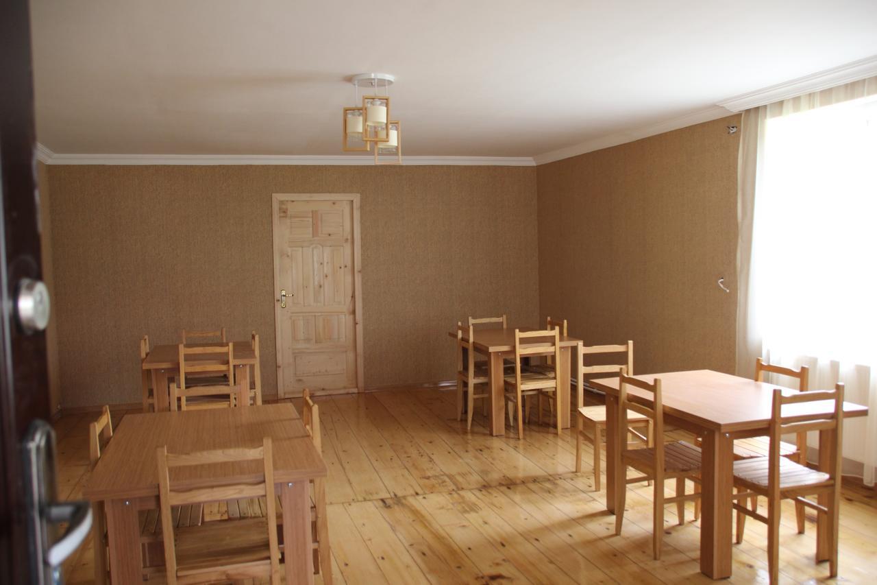 Guesthouse Qarim Местия Екстериор снимка