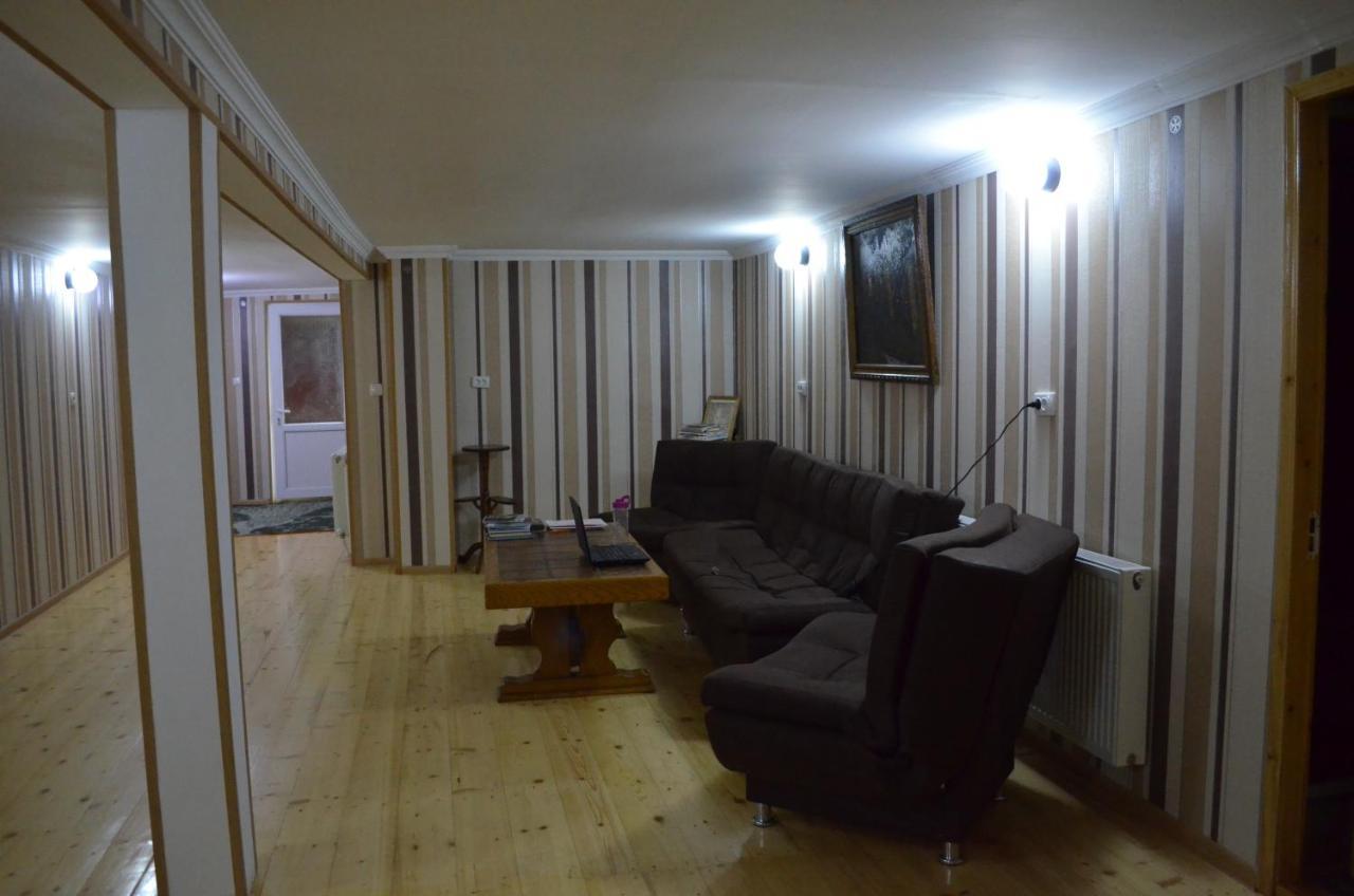Guesthouse Qarim Местия Екстериор снимка