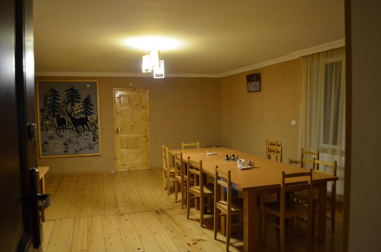 Guesthouse Qarim Местия Екстериор снимка