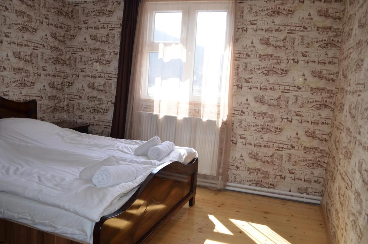 Guesthouse Qarim Местия Екстериор снимка