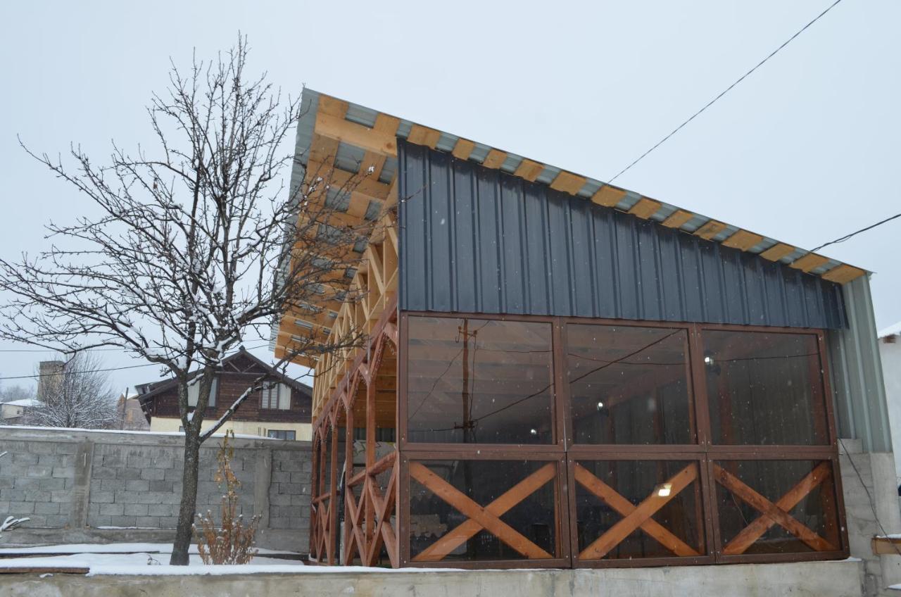 Guesthouse Qarim Местия Екстериор снимка