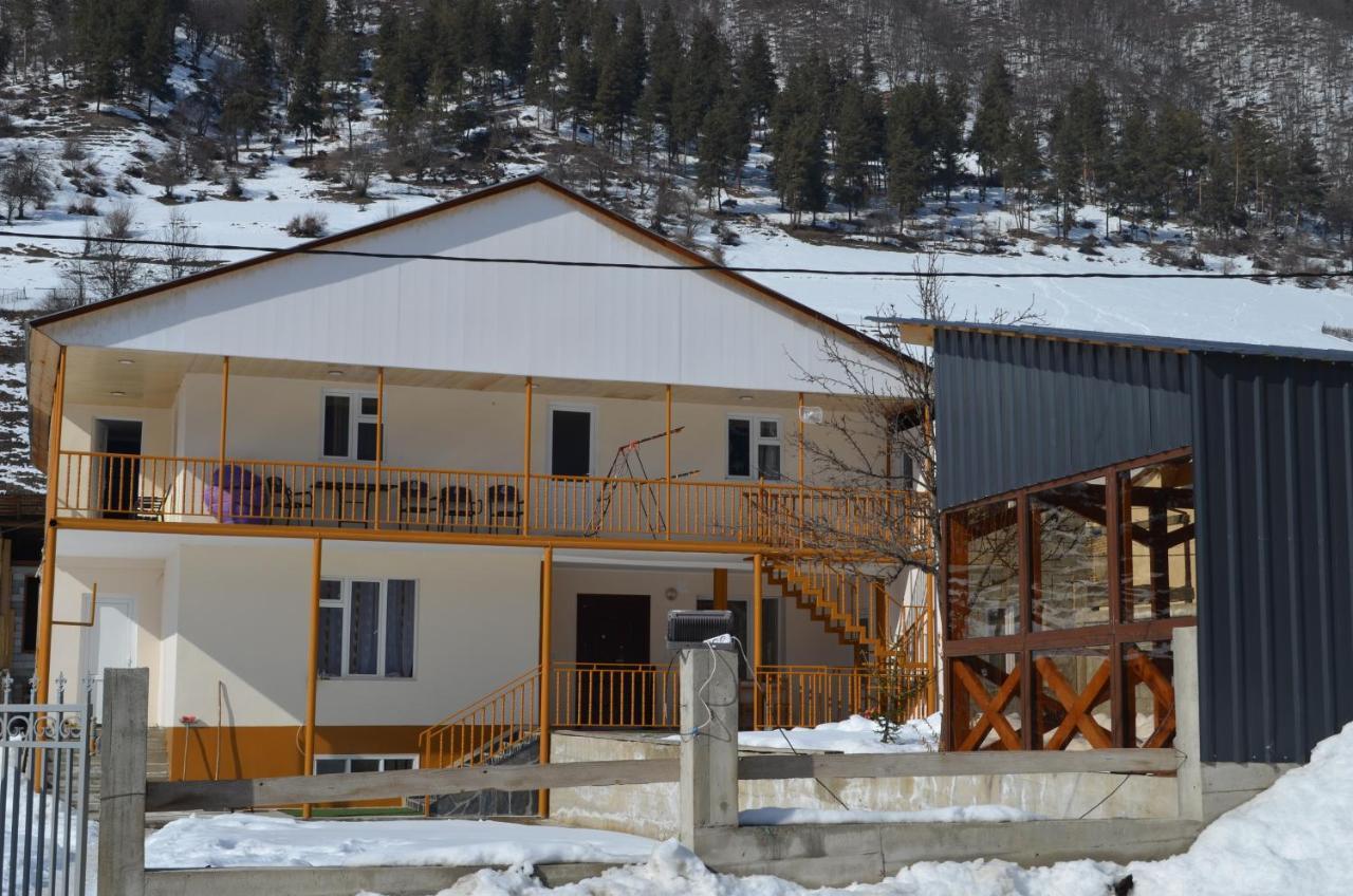 Guesthouse Qarim Местия Екстериор снимка