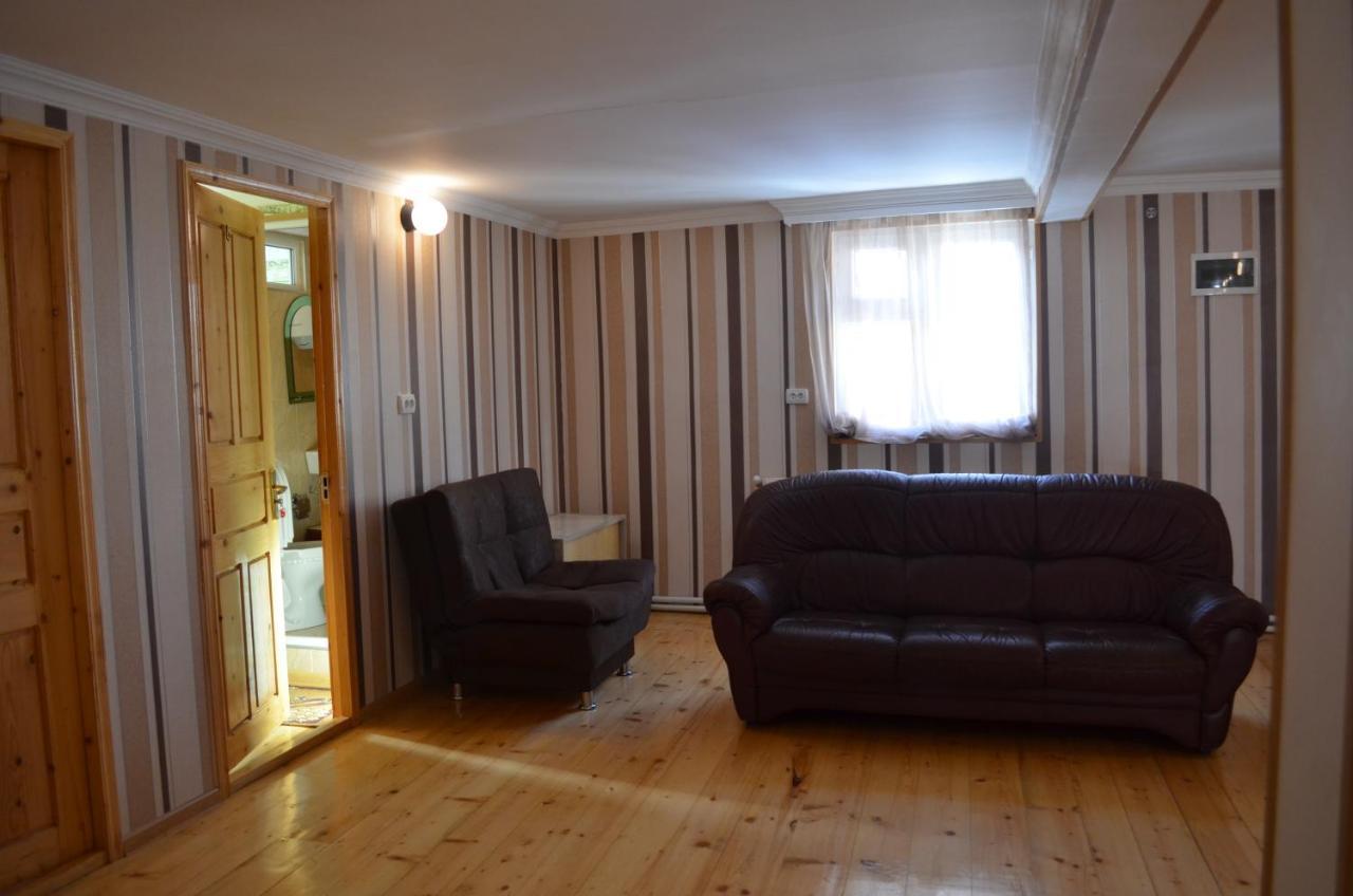 Guesthouse Qarim Местия Екстериор снимка