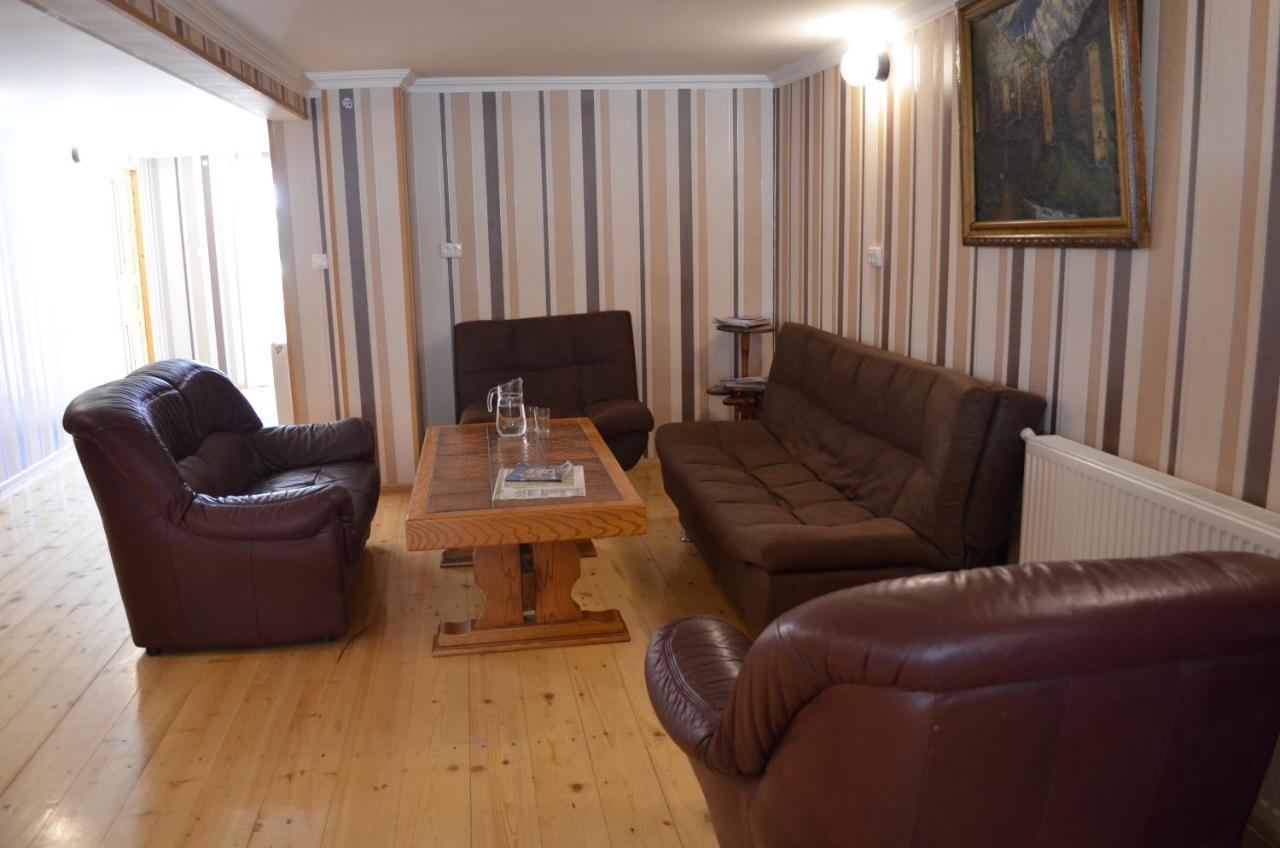 Guesthouse Qarim Местия Екстериор снимка